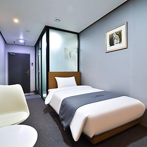 Standard Room with 1 Single Bed